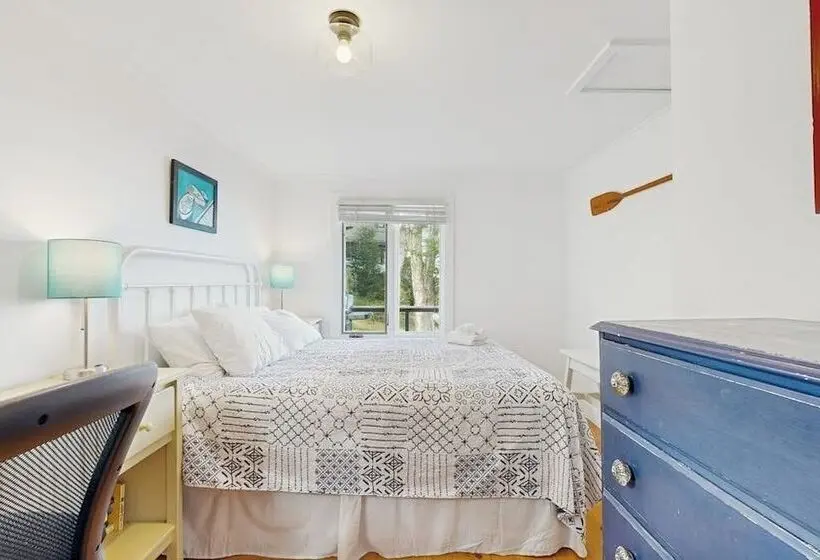 2 Waterfront Cottages In Ocean Point With Dock & Large Yard, Dog Friendly