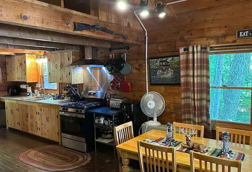 Cozy Log Cabin W/ Deck, Bbq Grill & Outdoor Firepit On Lower Wilson Pond