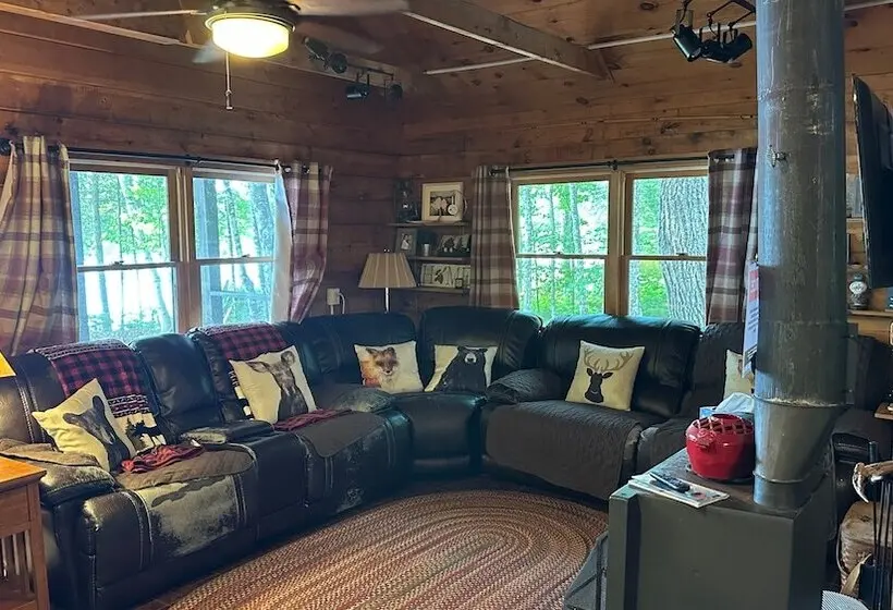 Cozy Log Cabin W/ Deck, Bbq Grill & Outdoor Firepit On Lower Wilson Pond