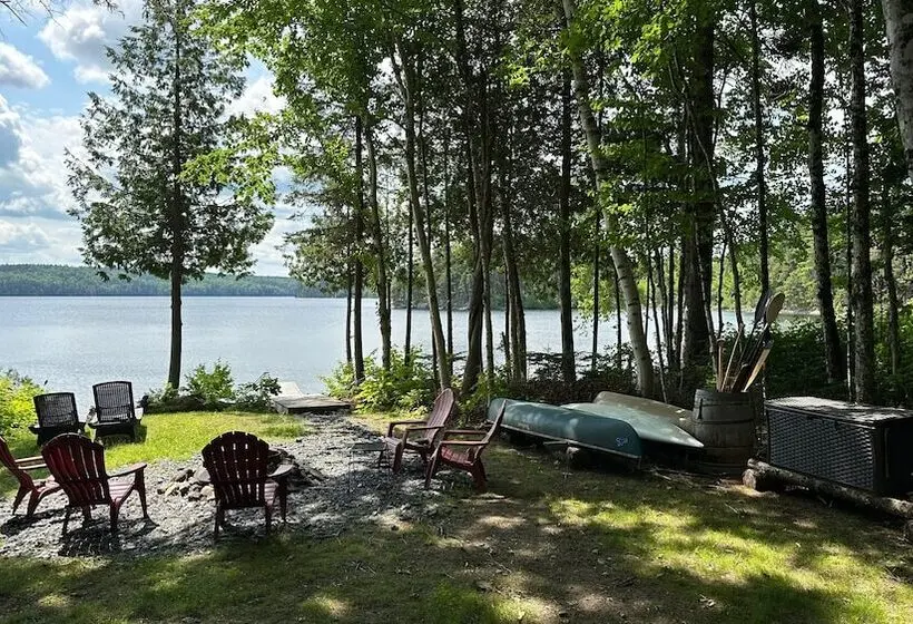 Cozy Log Cabin W/ Deck, Bbq Grill & Outdoor Firepit On Lower Wilson Pond