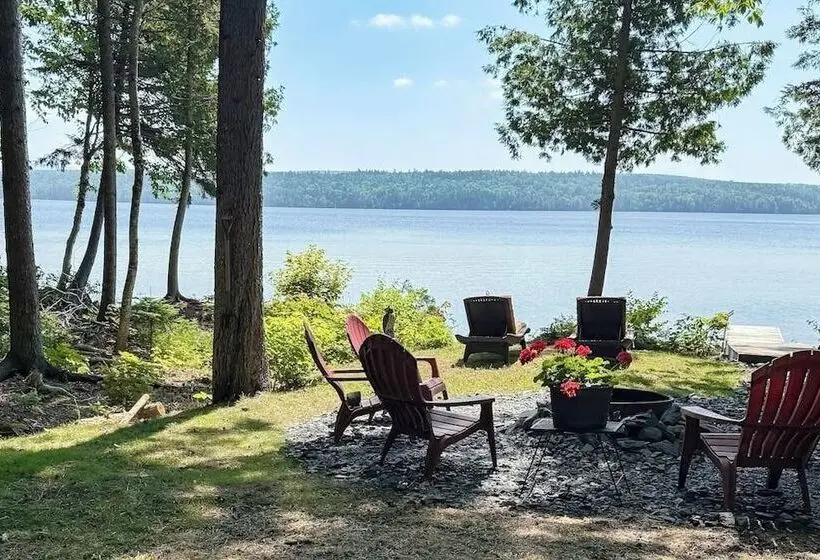 Cozy Log Cabin W/ Deck, Bbq Grill & Outdoor Firepit On Lower Wilson Pond