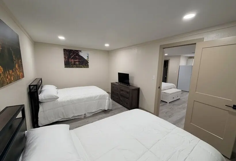ホテル Alpine Adventures Inn