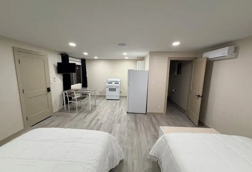ホテル Alpine Adventures Inn