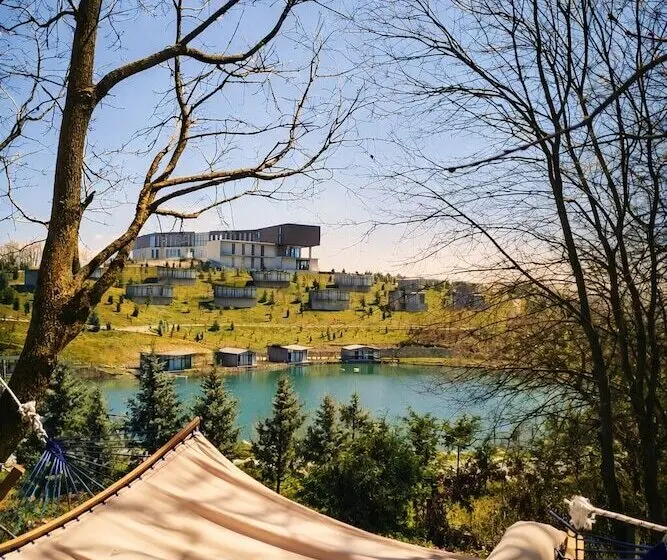 Hotelli Feradis Resort