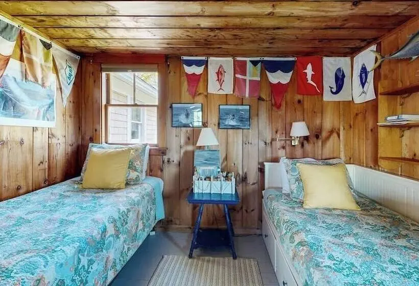Ocean Point Colony Home W/ Sunroom & Sweeping Ocean Views, Dog Friendly