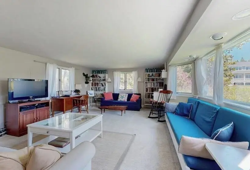 Ocean Point Colony Home W/ Sunroom & Sweeping Ocean Views, Dog Friendly