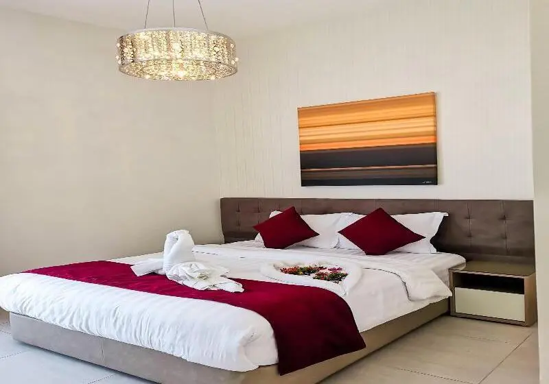 هتل The Spot Residence