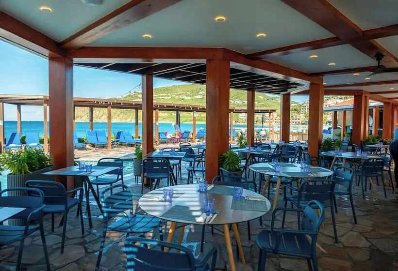 هتل Oceans At Divi Little Bay