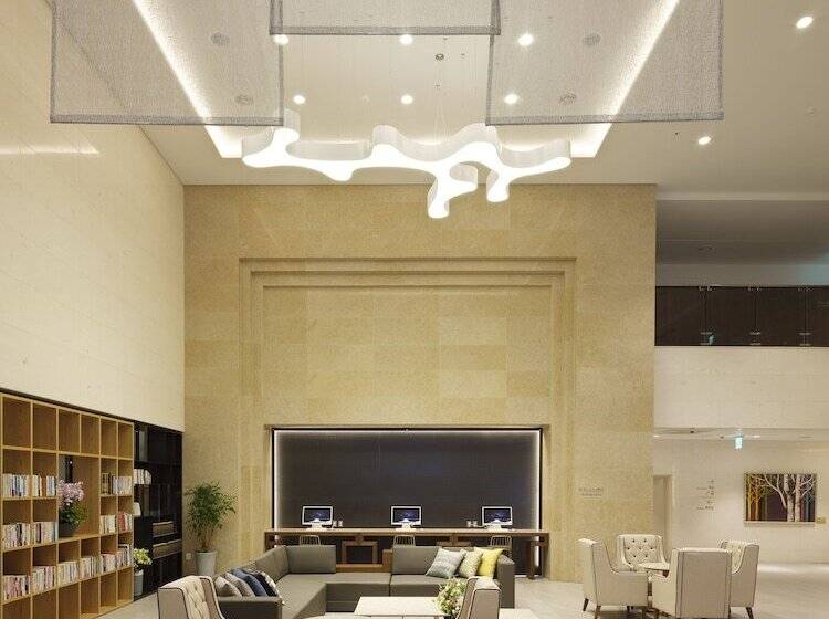 Venezia Hotel And Resort