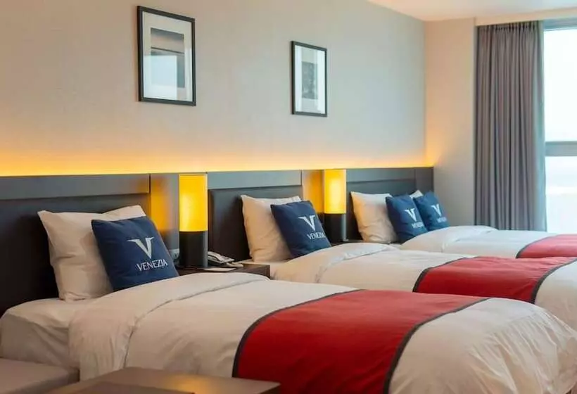 Venezia Hotel And Resort