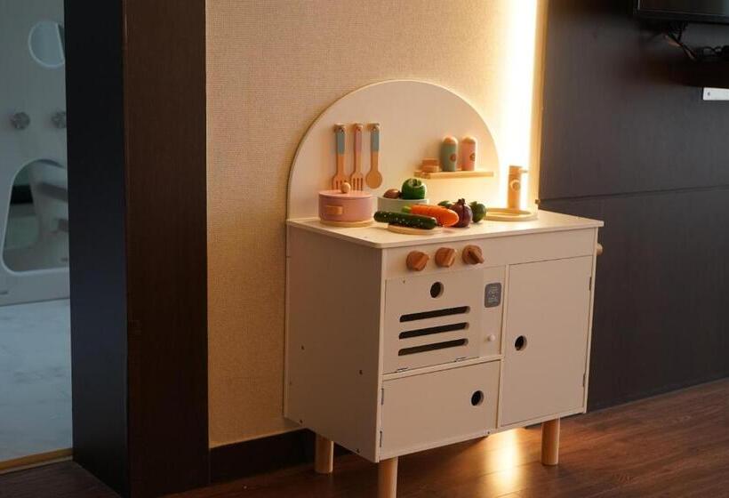 Venezia Hotel And Resort