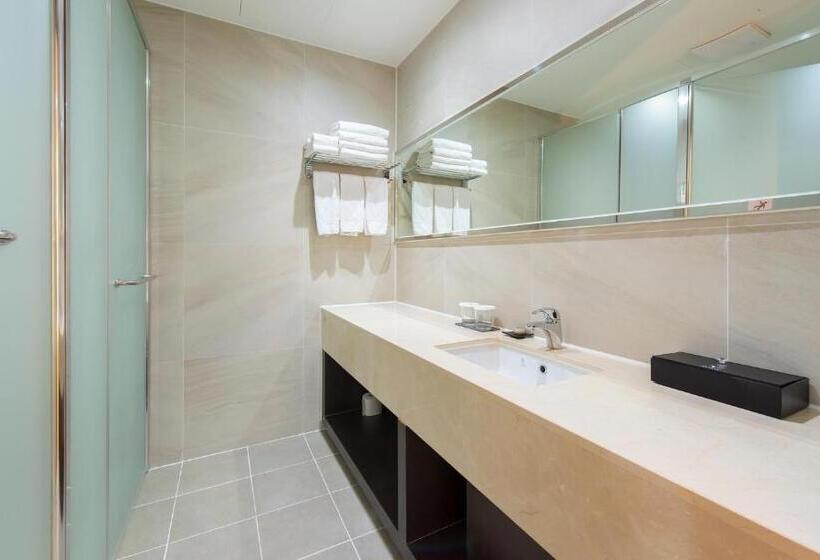 Venezia Hotel And Resort