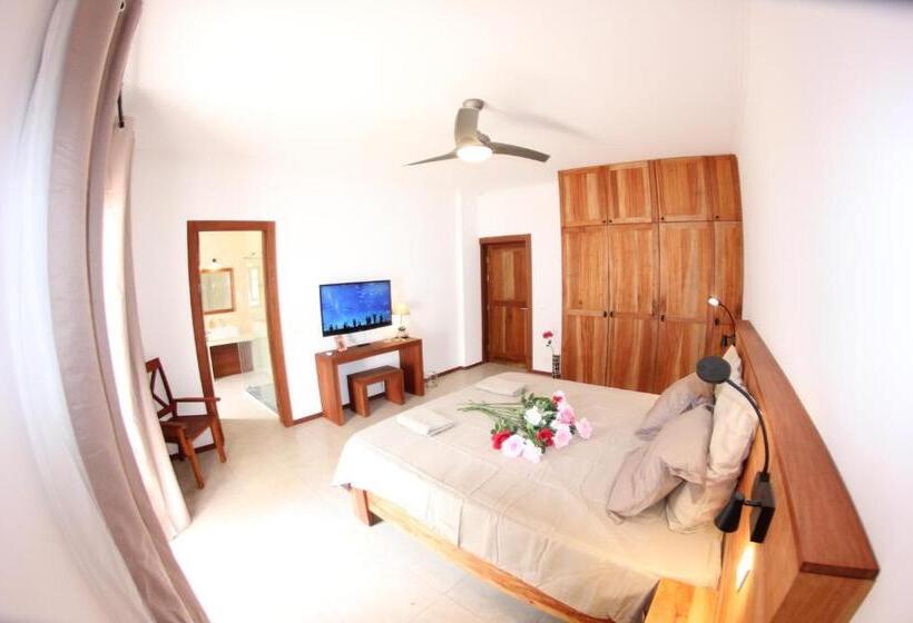 پانسیون Casa Evora   Luxury And Beach Front