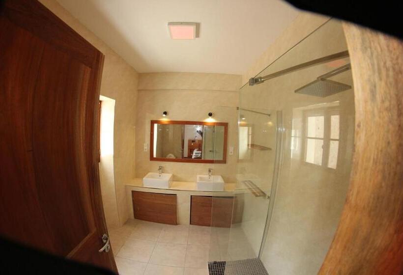 پانسیون Casa Evora   Luxury And Beach Front