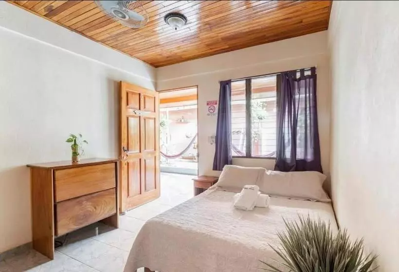 Majatalo Cocobolo Surf Hotel & School