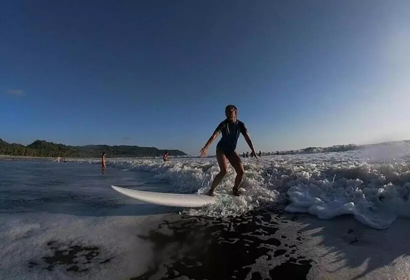 Majatalo Cocobolo Surf Hotel & School