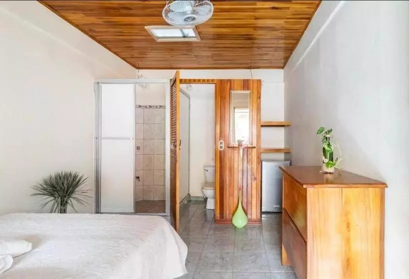 Majatalo Cocobolo Surf Hotel & School