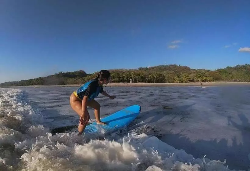 Majatalo Cocobolo Surf Hotel & School