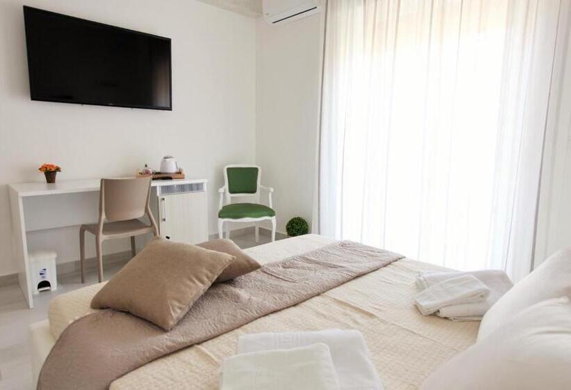 تختخواب و صبحانه Central Apartments