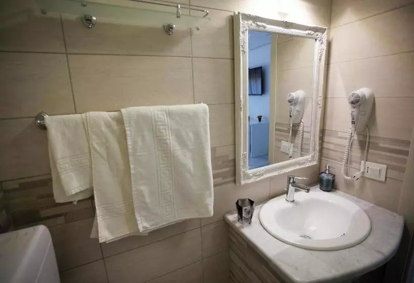 تختخواب و صبحانه Central Apartments