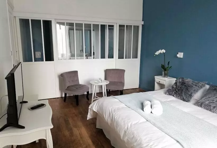 Aamiaismajoitus (B&B) L Angély   Chambres D Hôtes