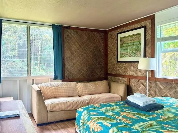 Hotelli Hawaiian Sanctuary Eco Retreat Center