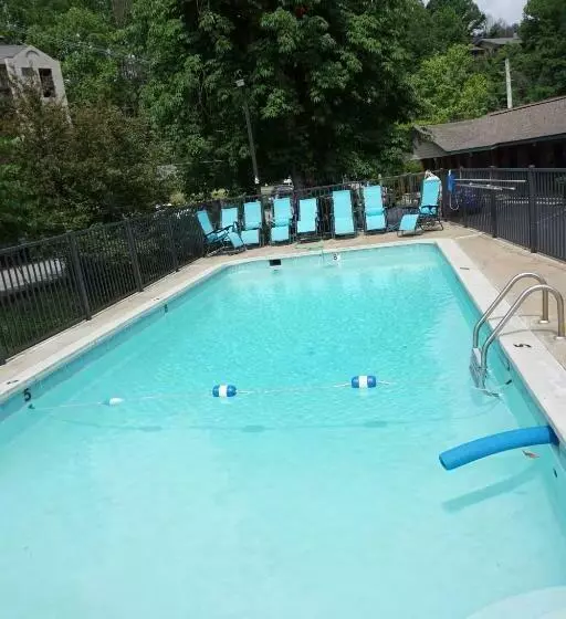 Marshall's Creek Rest Motel