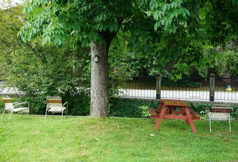 Marshall's Creek Rest Motel