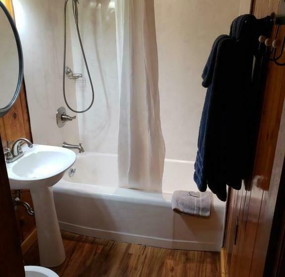 Marshall's Creek Rest Motel