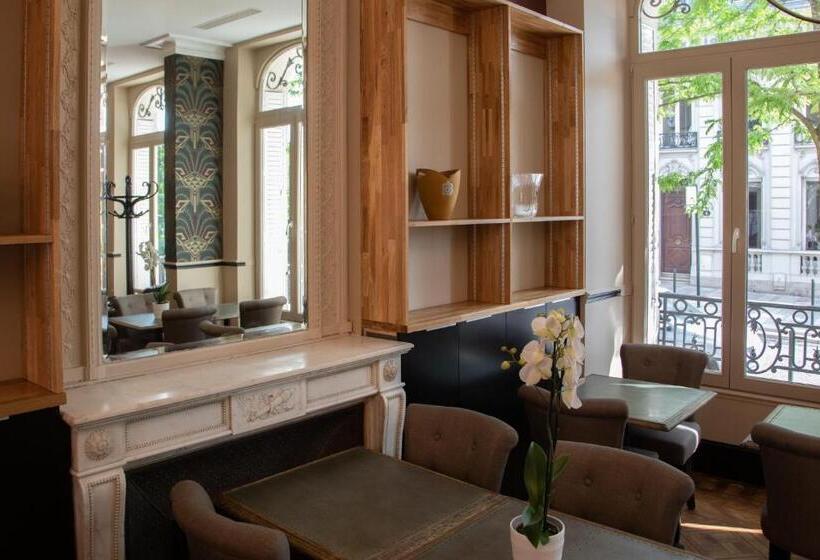 住宿加早餐  La Cave De L'avenue De Champagne