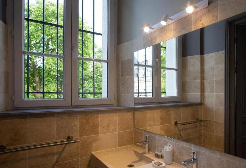 住宿加早餐  La Cave De L'avenue De Champagne