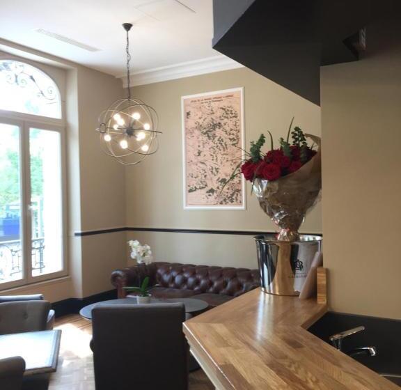 住宿加早餐  La Cave De L'avenue De Champagne