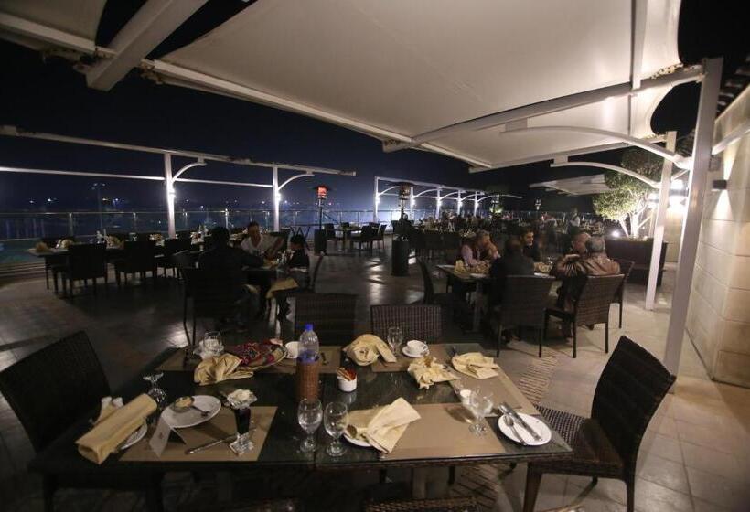 استراحتگاه Defence Raya Golf & Country Club