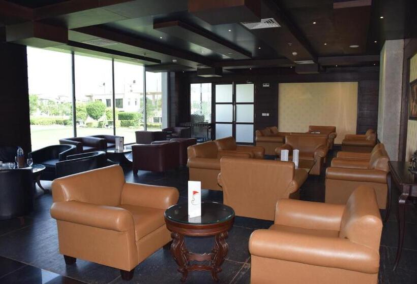 استراحتگاه Defence Raya Golf & Country Club