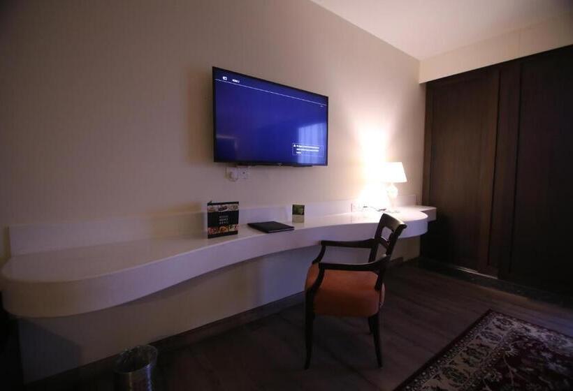 استراحتگاه Defence Raya Golf & Country Club