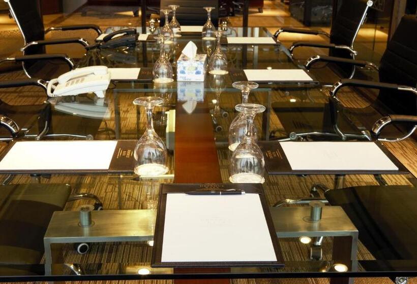 استراحتگاه Defence Raya Golf & Country Club