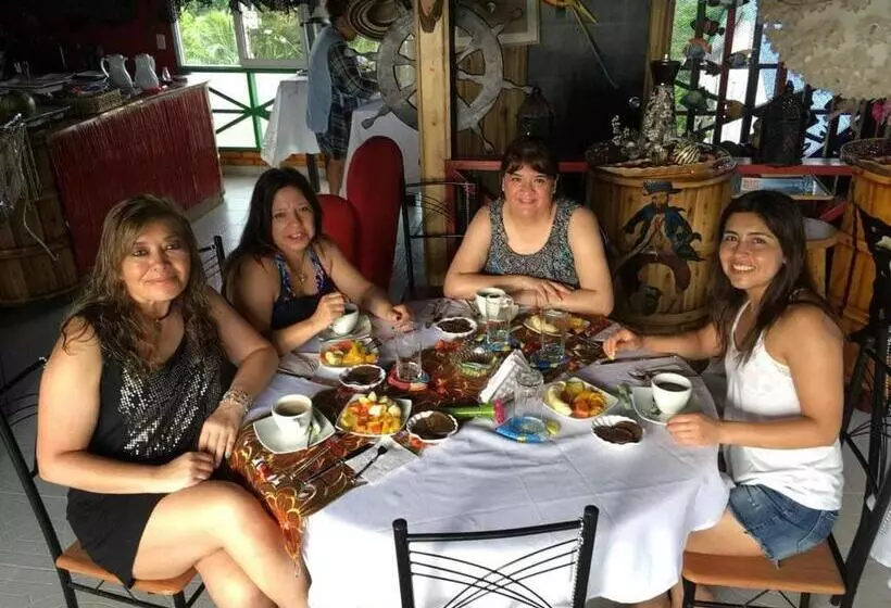 Retkeilymaja Posada Nativa Licy