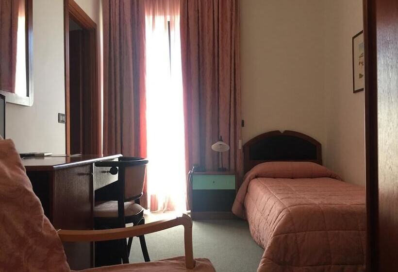 בית מלון כפרי Ristorante La Madia