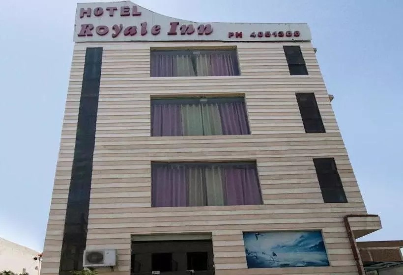 Hotelli Itsy By Treebo Royale Inn