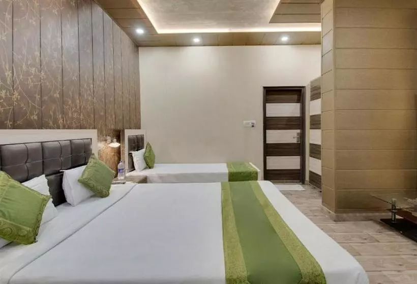 Hotelli Itsy By Treebo Royale Inn