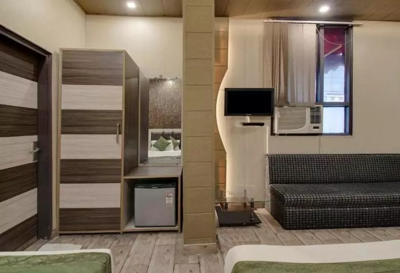 Hotelli Itsy By Treebo Royale Inn
