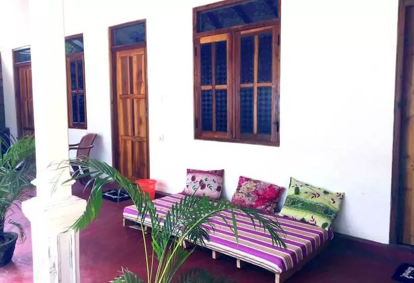 Majatalo Surf Paradise