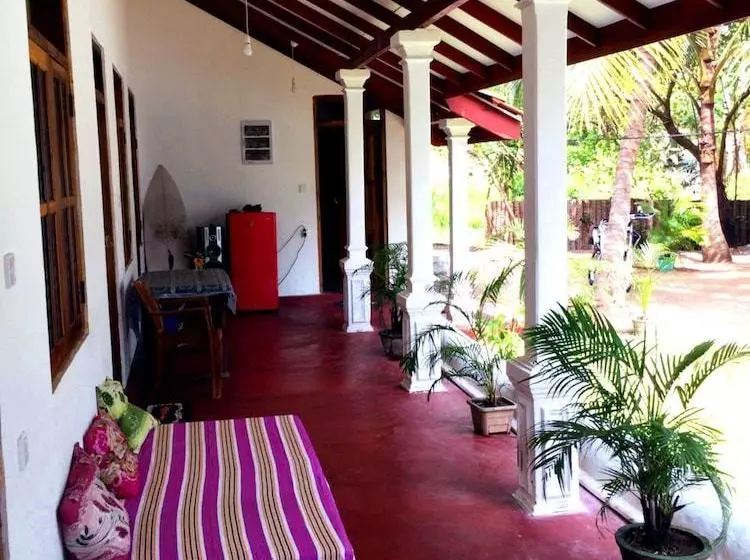 Majatalo Surf Paradise