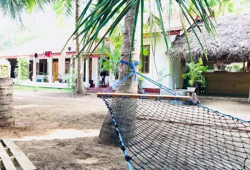 Majatalo Surf Paradise