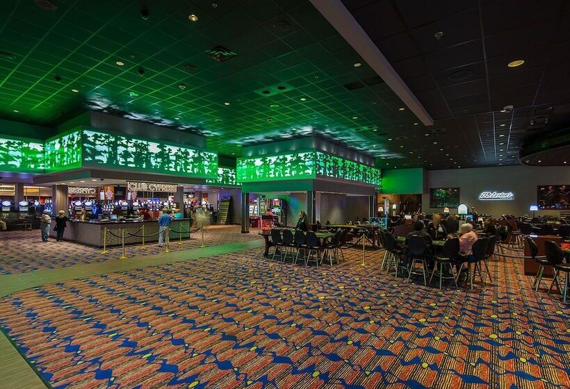 Отель Cypress Bayou Casino