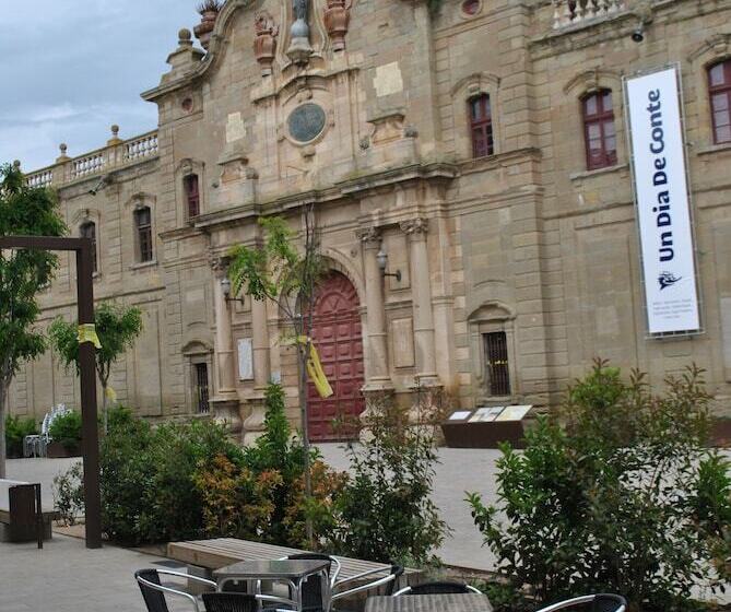 호텔 Hostal Universitat