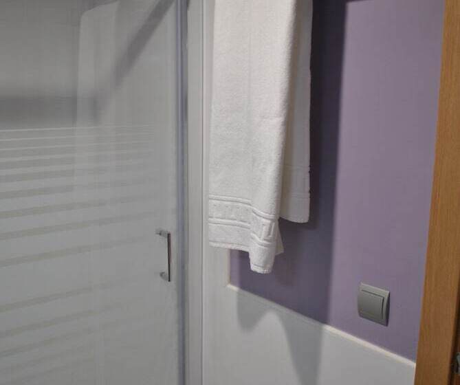 호텔 Hostal Universitat