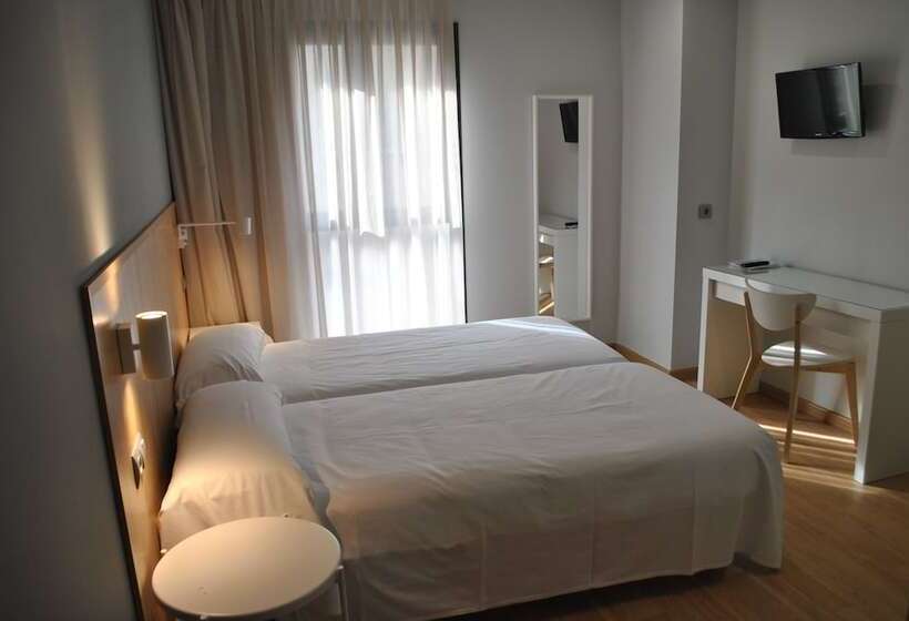 호텔 Hostal Universitat