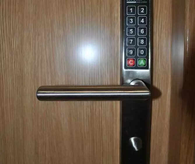 ホテル Hostal Universitat