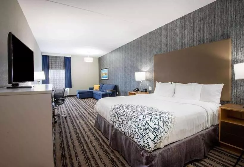 هتل La Quinta By Wyndham Buffalo Amherst